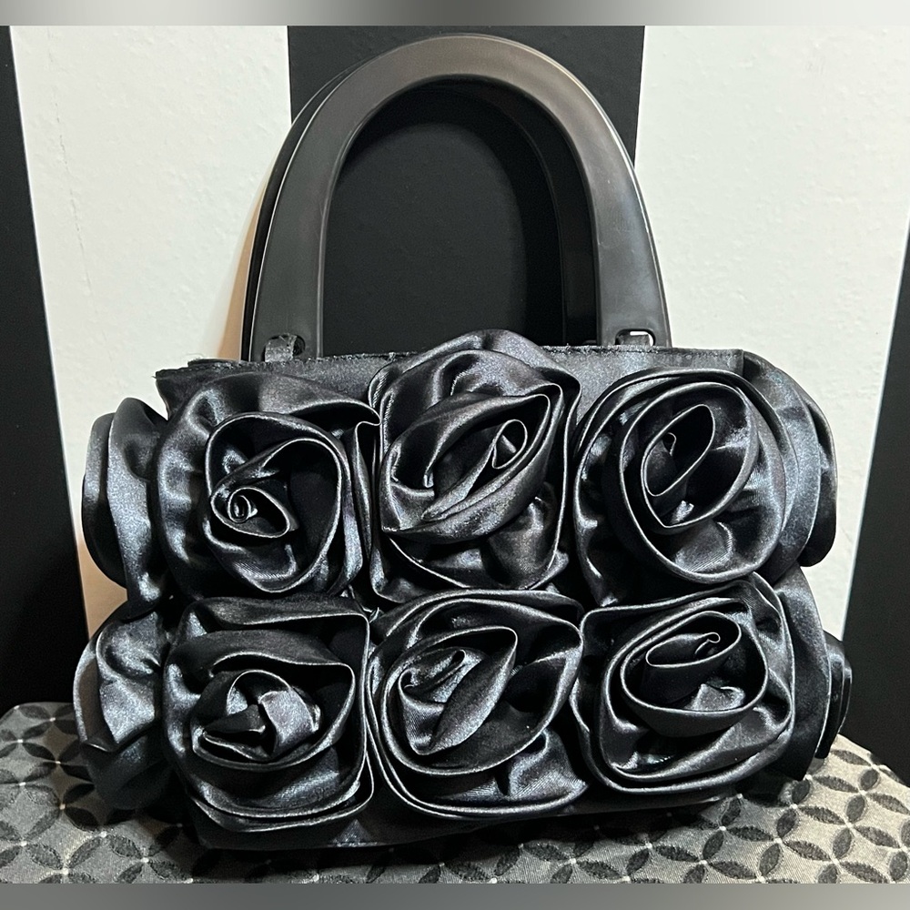 Lori Grenier For Your Ease Only Black And Red Rosette Clutch Mix And Match - Picture 6 of 9